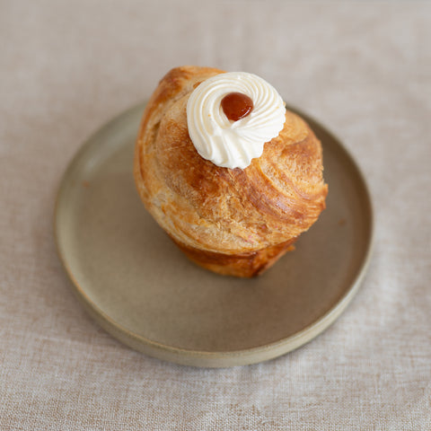 Apricot Vanilla Cruffin